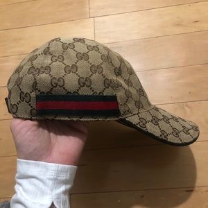 GUCCI! Original GG canvas baseball hat with Web